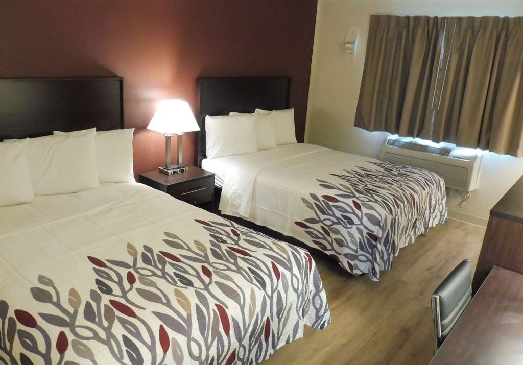 Red Roof Inn Greensburg Habitación foto